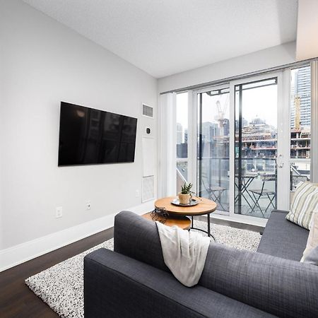 Dwtn Condo Near Cn Tower! W/ Free Parking Toronto Luaran gambar
