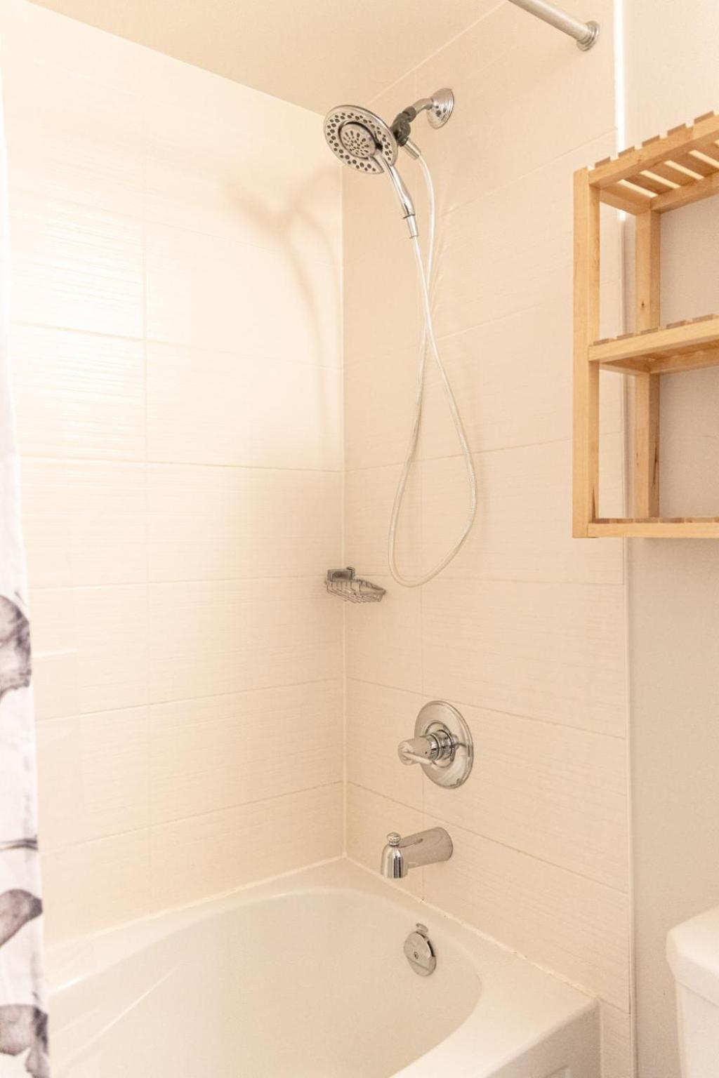Dwtn Condo Near Cn Tower! W/ Free Parking Toronto Luaran gambar